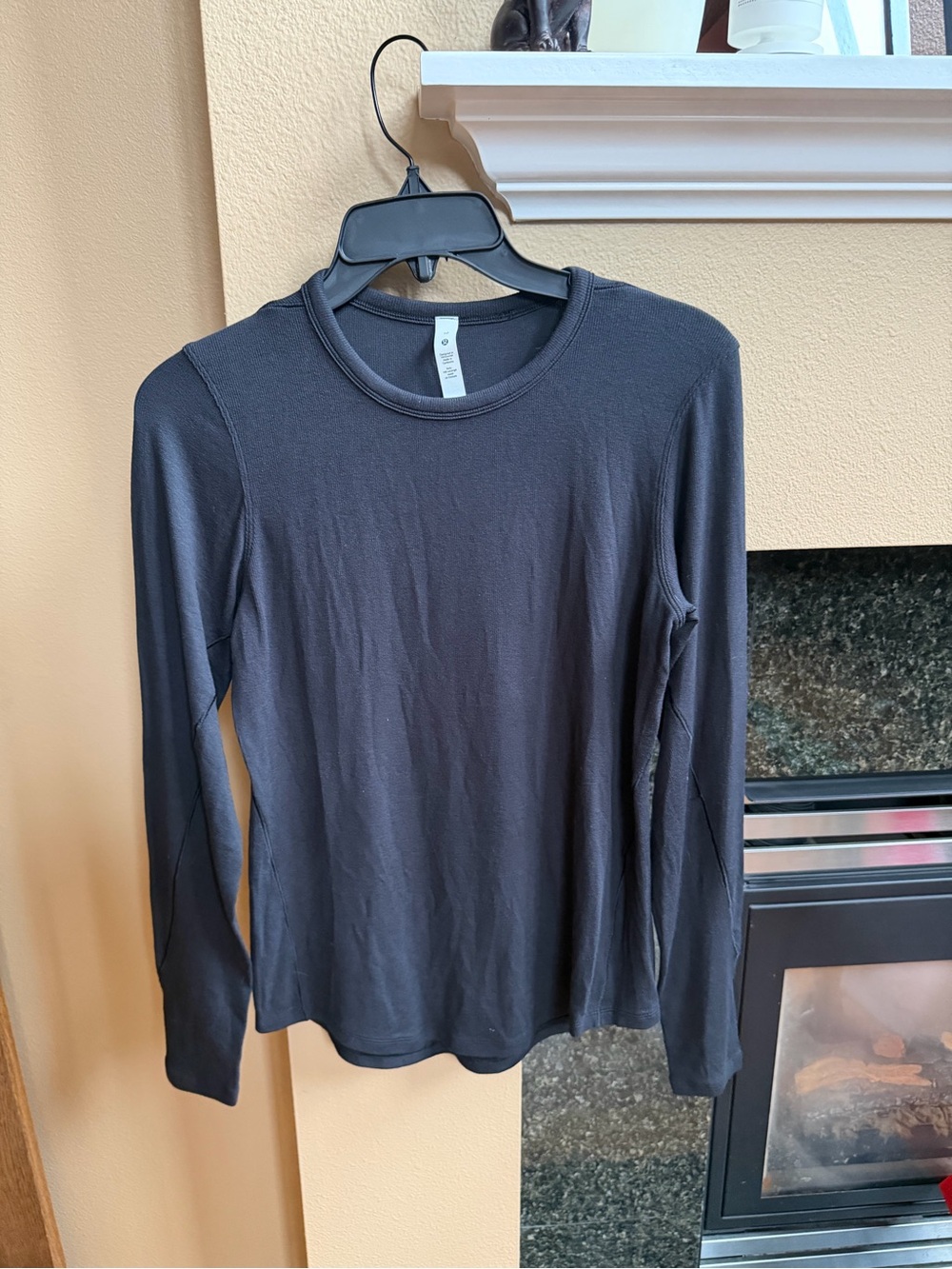 Lululemon Hold Tight Shirt - Black - Size 10 - Excellent condition